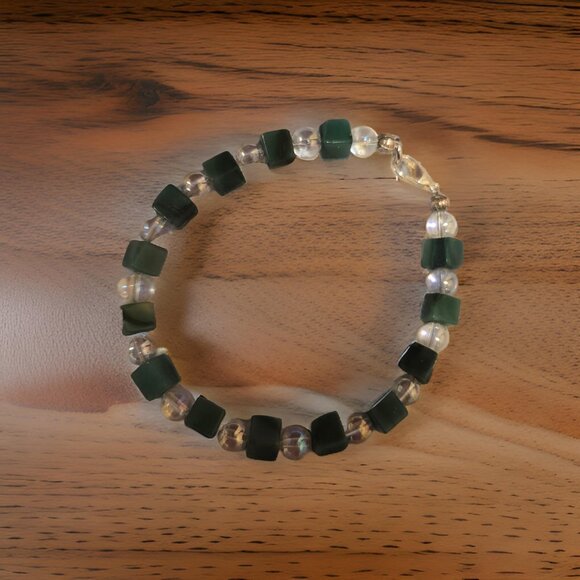 SALE******Jade & Swarovski Crystal beaded Bracelet~ 7 in. - Picture 3 of 3